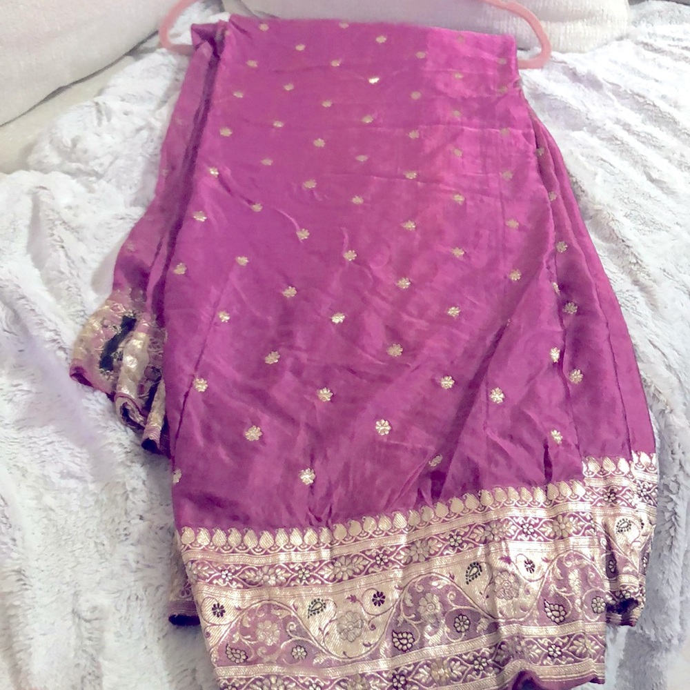 5-6 yards of gorgeous 100% Silk cloth pink /gold